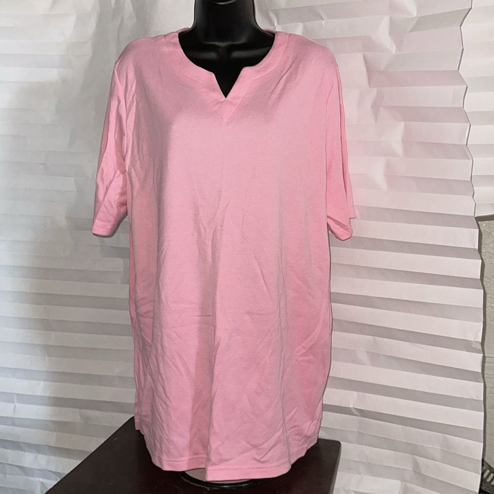 Roaman’s Women's Pink V-Neck Short Sleeve Pink Tee Size Large